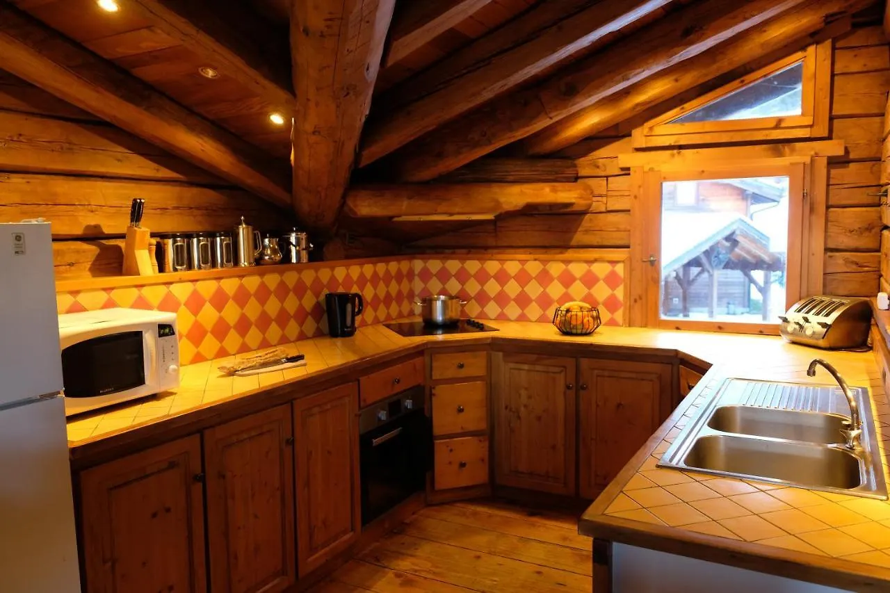 Madame Vacances Chalet Elliot Est Villa La Perriere  0*, La Perriere (Savoie) France