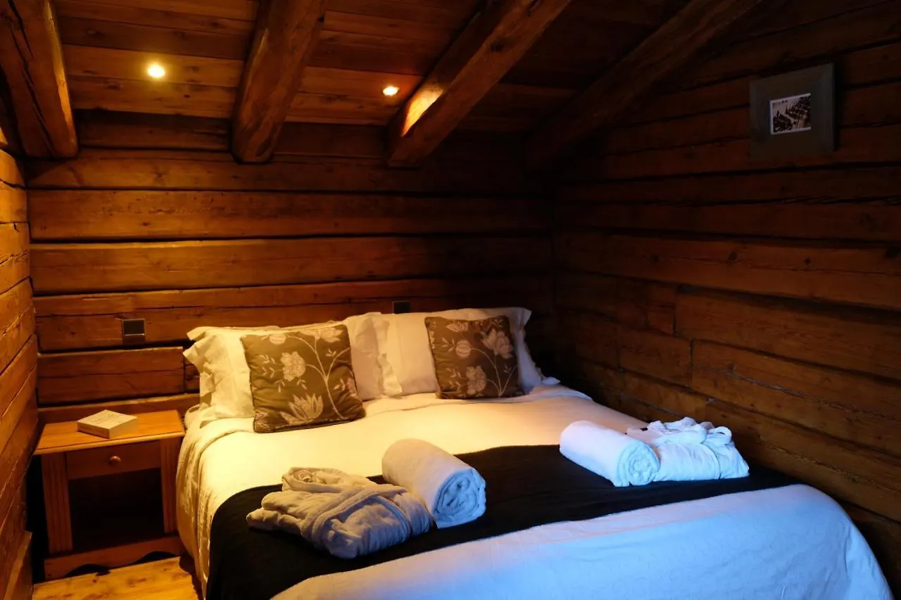 Madame Vacances Chalet Elliot Est Villa La Perriere  La Perriere (Savoie)